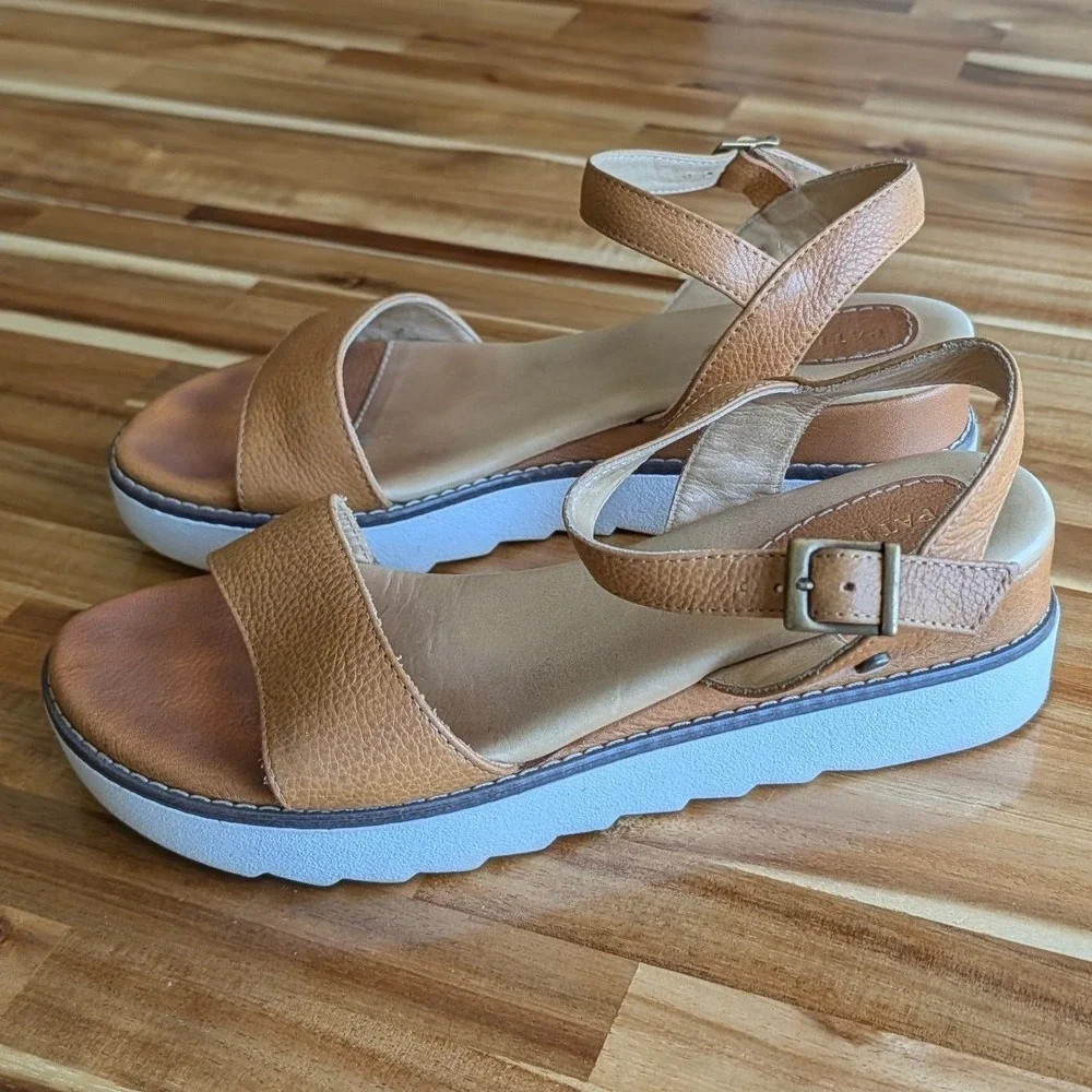 Patina Tan Pebbled Leather Platform Wedge Sandals Ankle Strap Womens 9.5